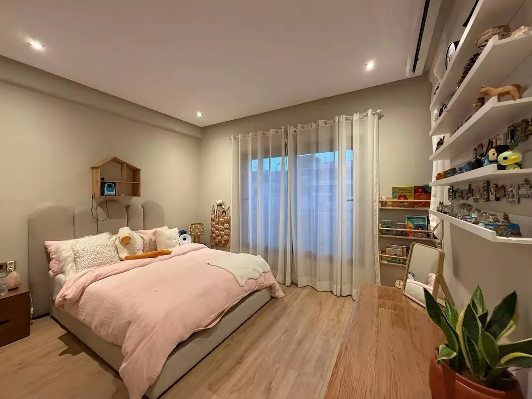 Bright children's bedroom