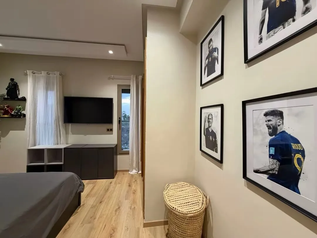 Bedroom, storage side